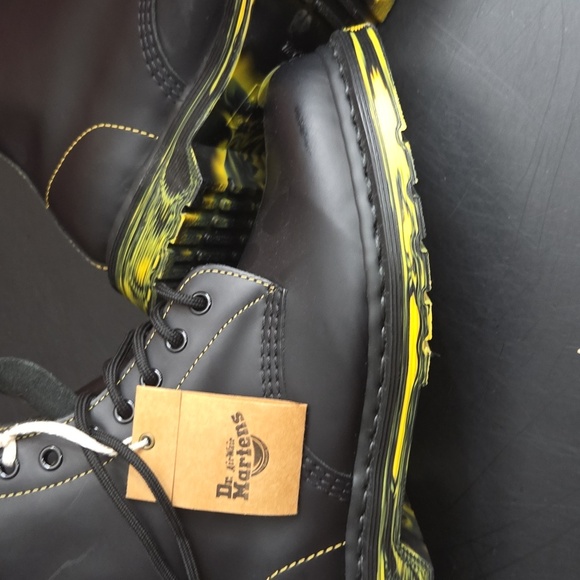 Dr. Martens Other - Dr. Marten's Marbled Sole Smooth Leather Lace Up 1460